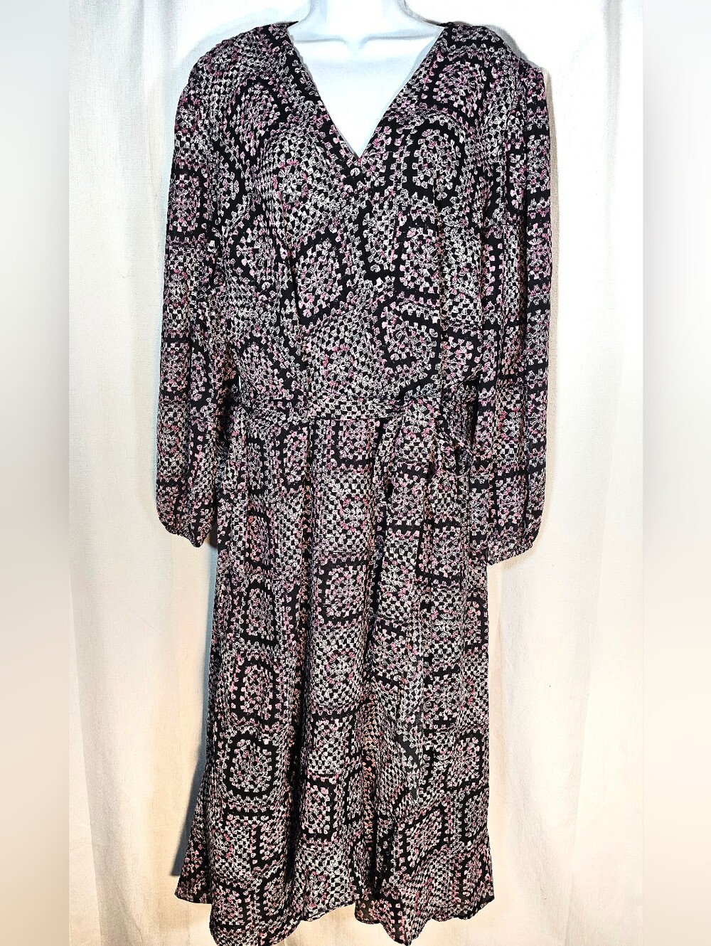 Maison Tara 20W Printed V-Neck Midi Dress